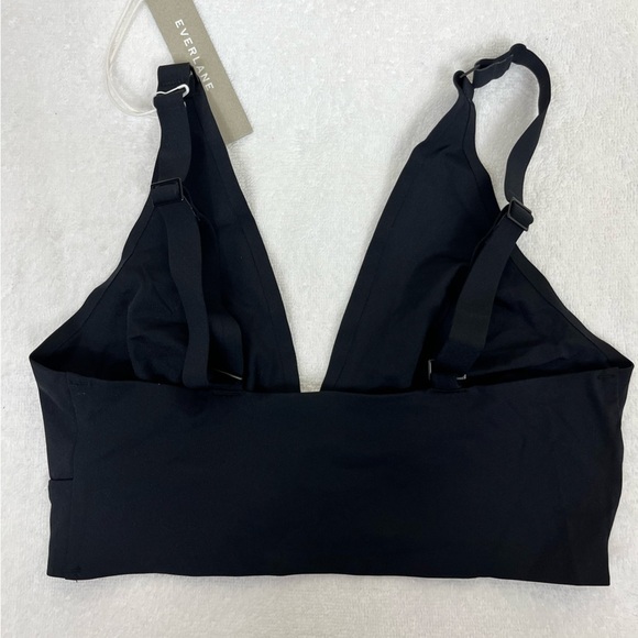 NWT Everlane The Invisible V Neckline Seamless Cup Adjustable Strap Bra Black - Picture 7 of 13